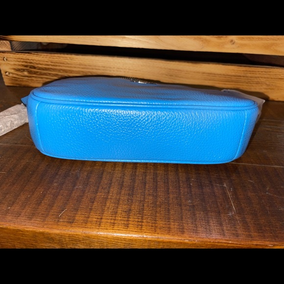 Authentic Coach wristlet NEW Azure - Picture 3 of 6